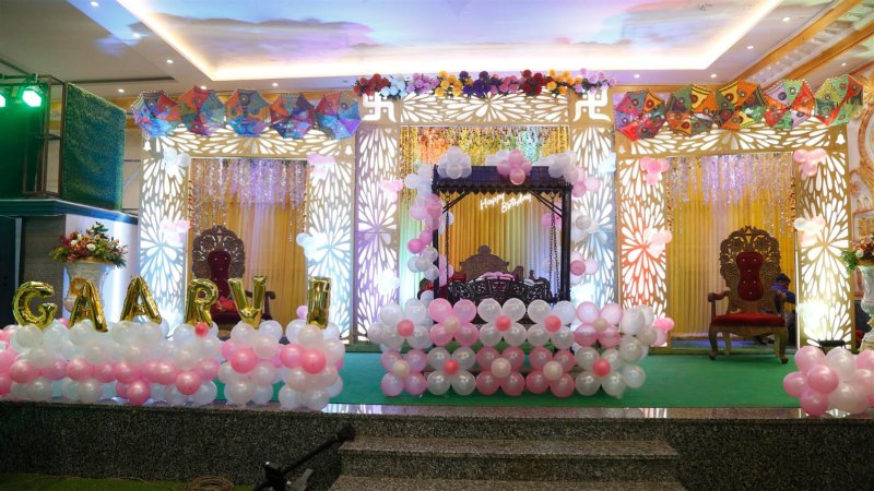Grand Setting