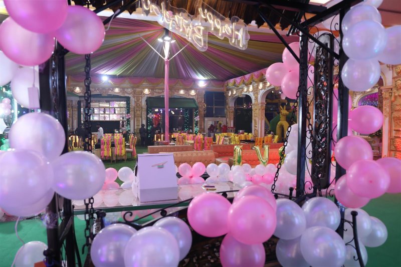 Vibrant Ambiance
